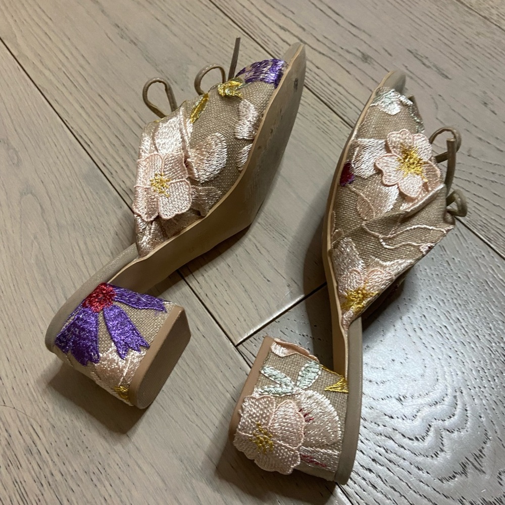 Elegant Floral Embroidered Women's Heels